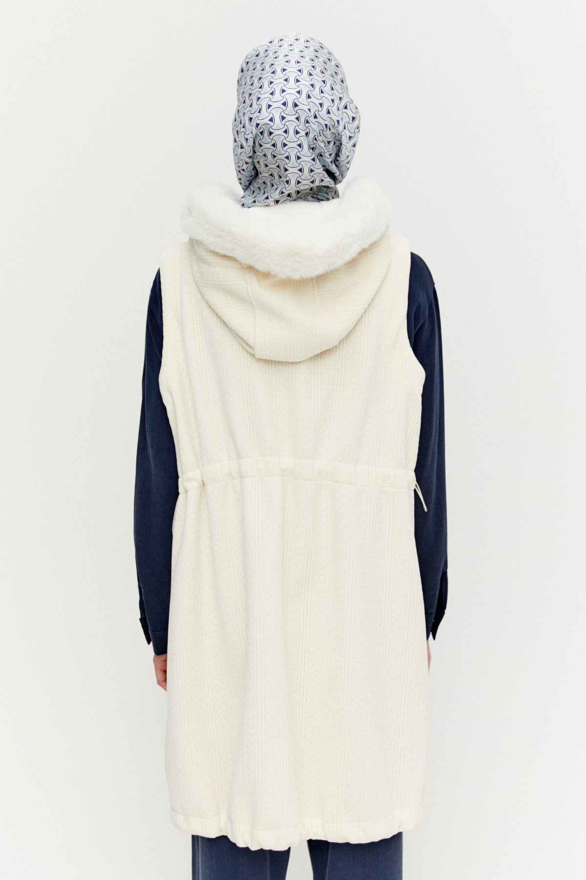 Şardonlu Kürk Kapüşonlu Dokulu Yelek