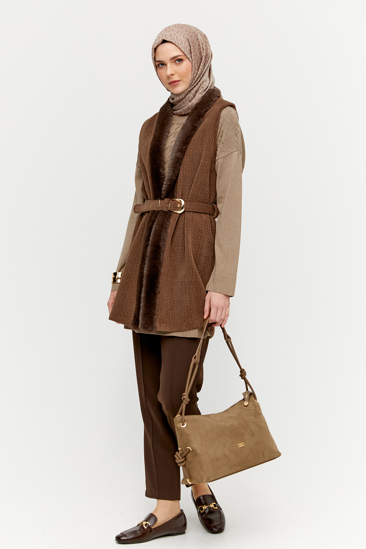 Kemerli Şal Yakalı Suni Kürklü Yelek