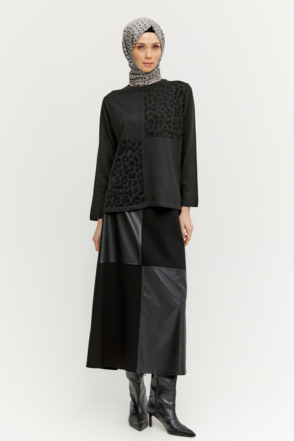 Leopar Desenli Sim Detaylı Triko Bluz