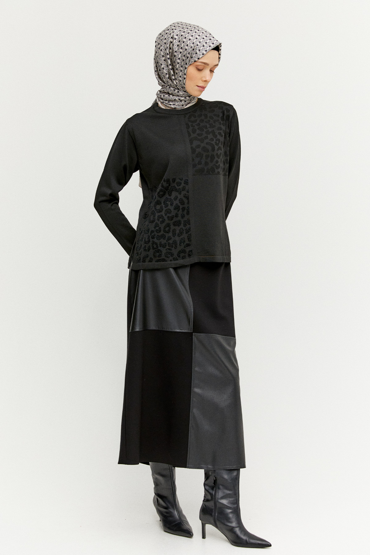 Leopar Desenli Sim Detaylı Triko Bluz