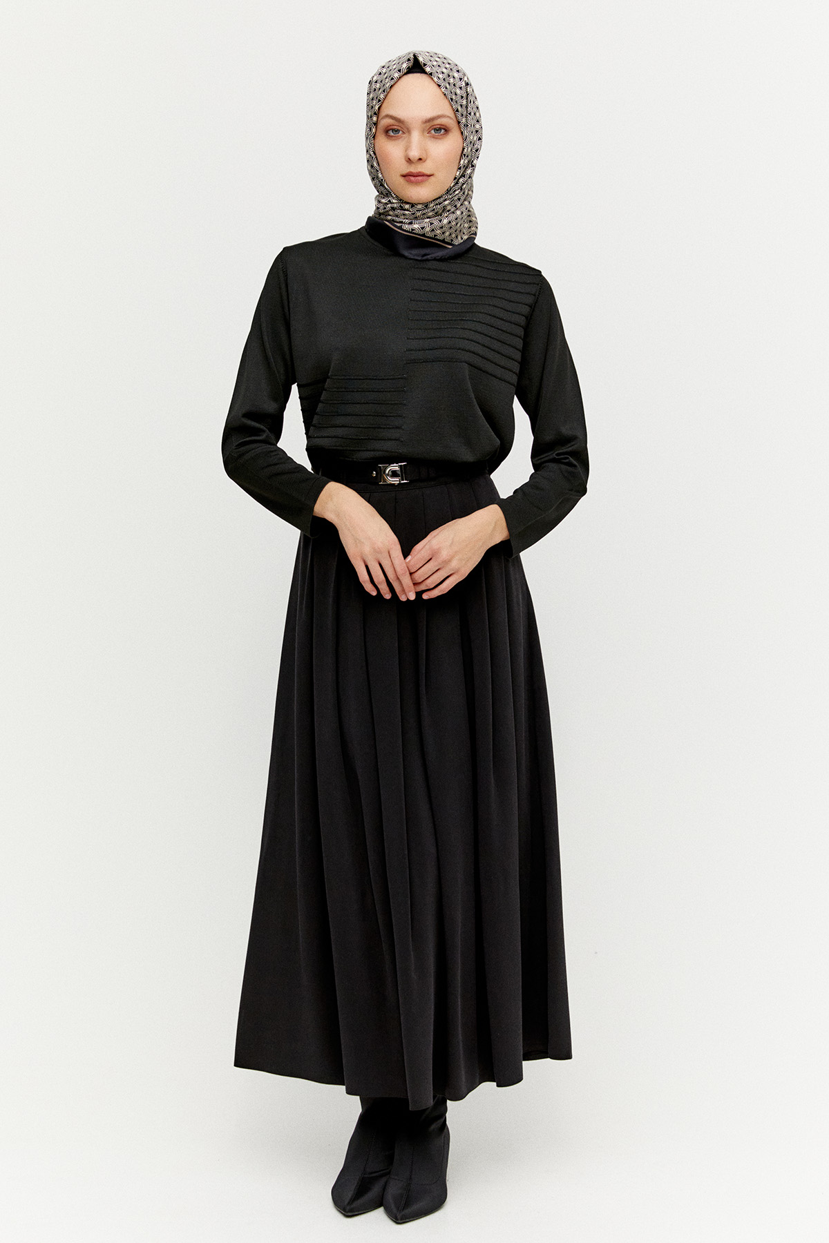 Simli Şerit Detaylı Triko Bluz