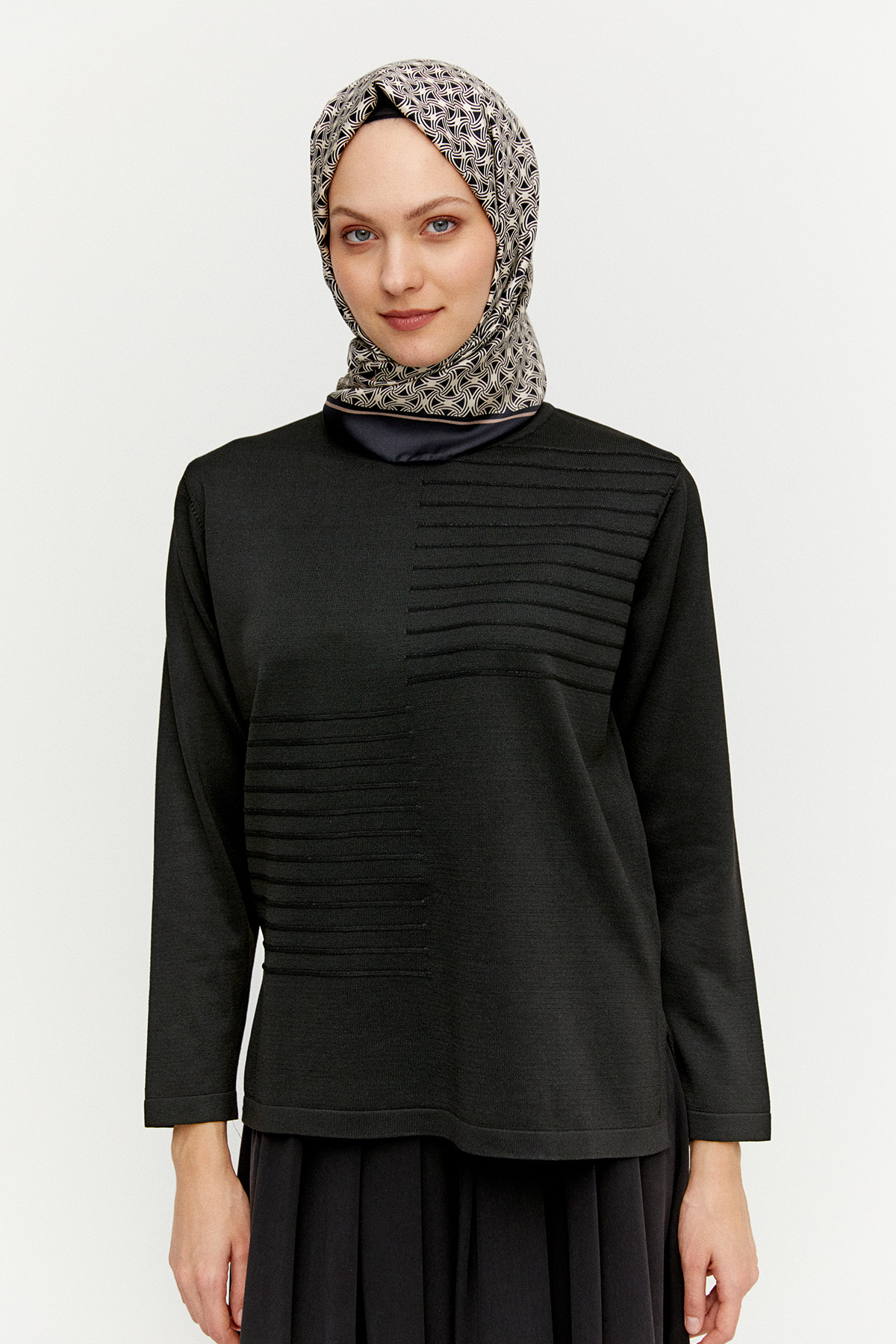 Simli Şerit Detaylı Triko Bluz