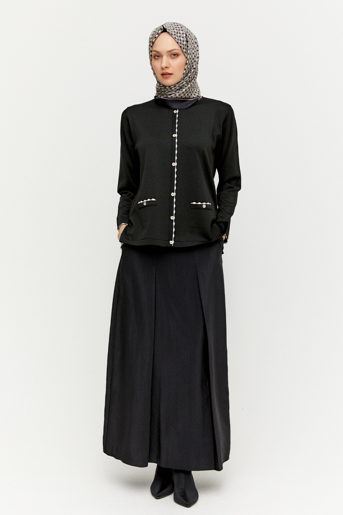 Süs Düğmeli Triko Bluz