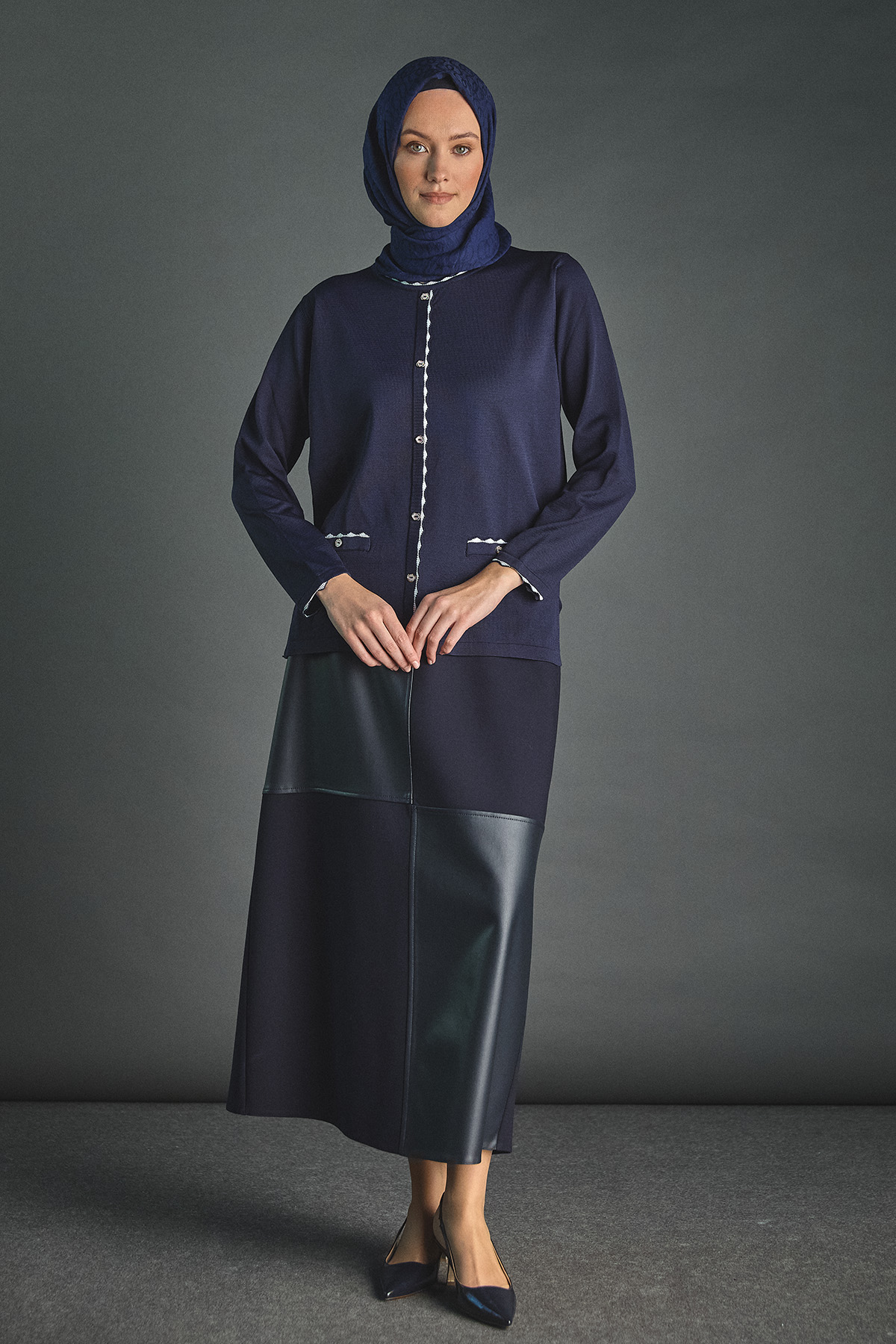 Süs Düğmeli Triko Bluz