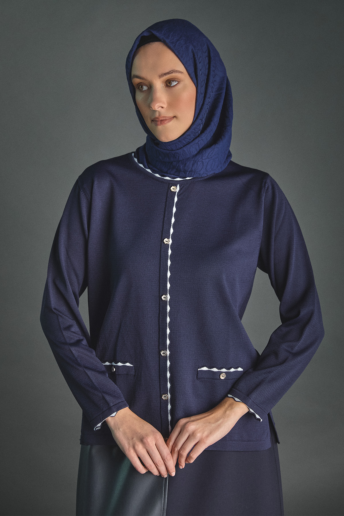 Süs Düğmeli Triko Bluz