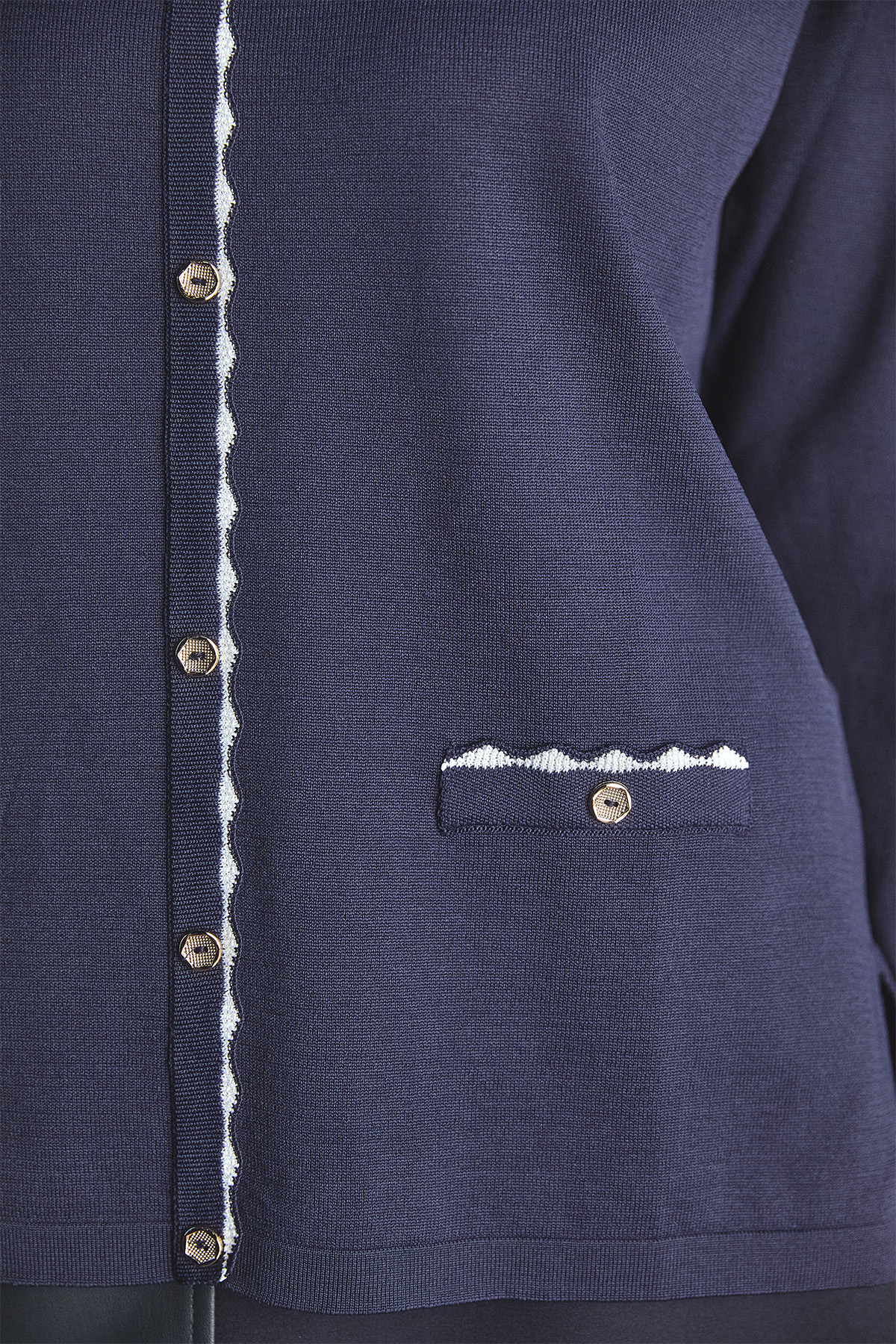 Süs Düğmeli Triko Bluz