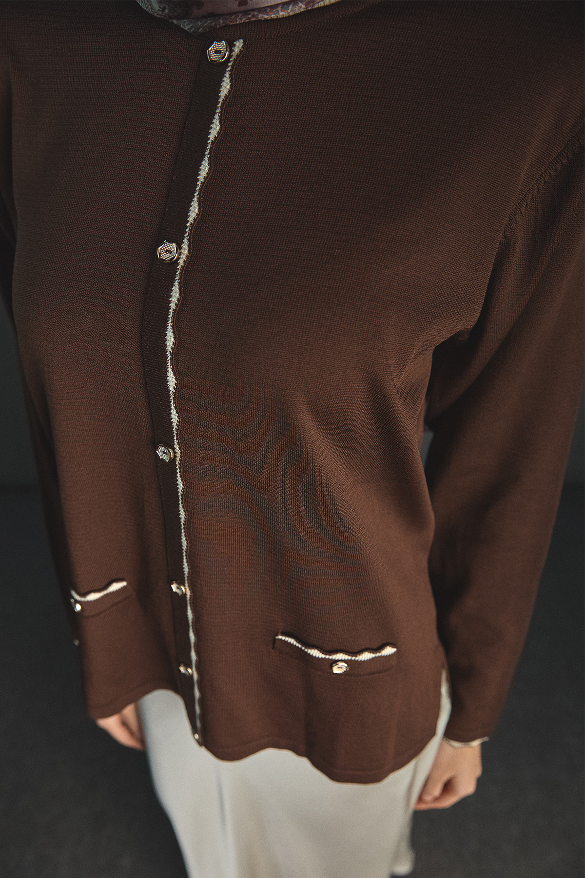 Süs Düğmeli Triko Bluz