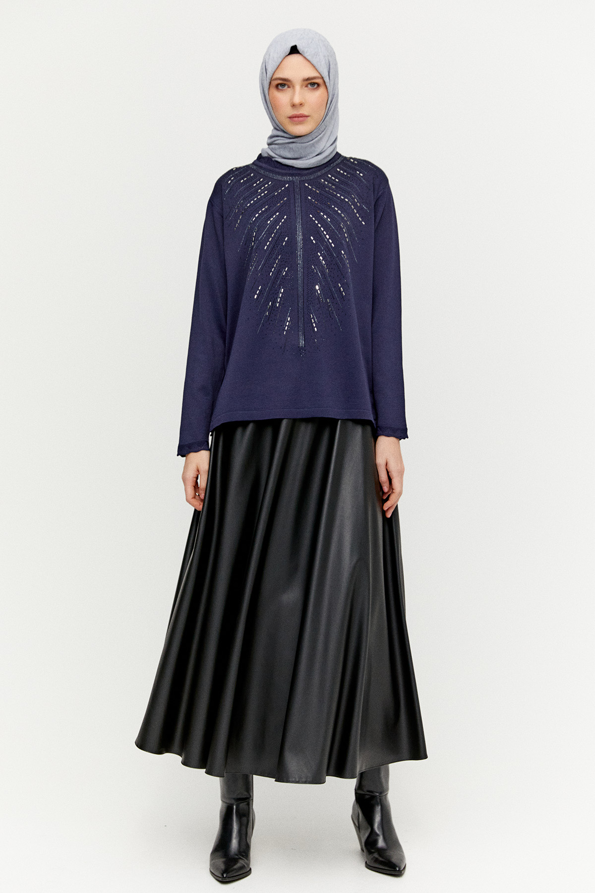 Taş Detaylı Triko Bluz