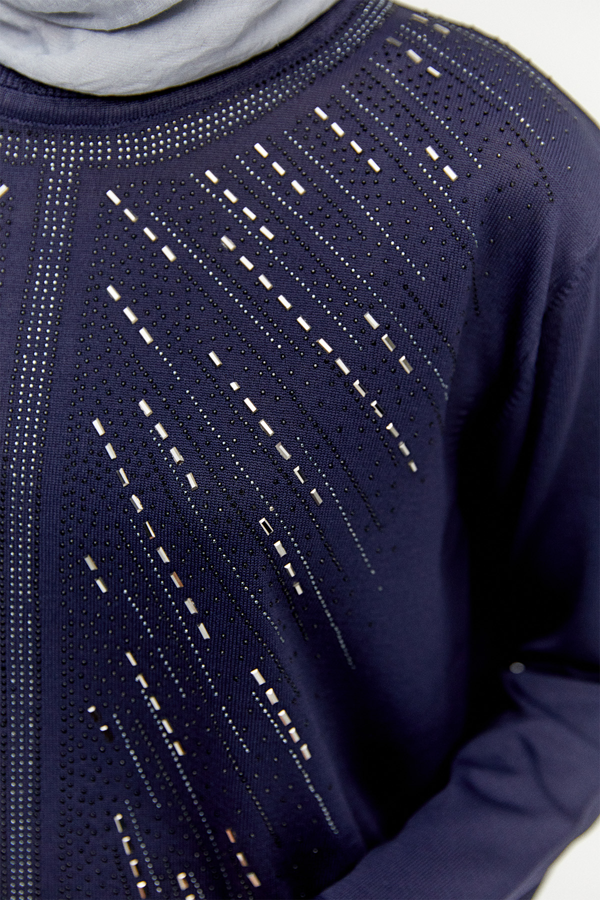 Taş Detaylı Triko Bluz