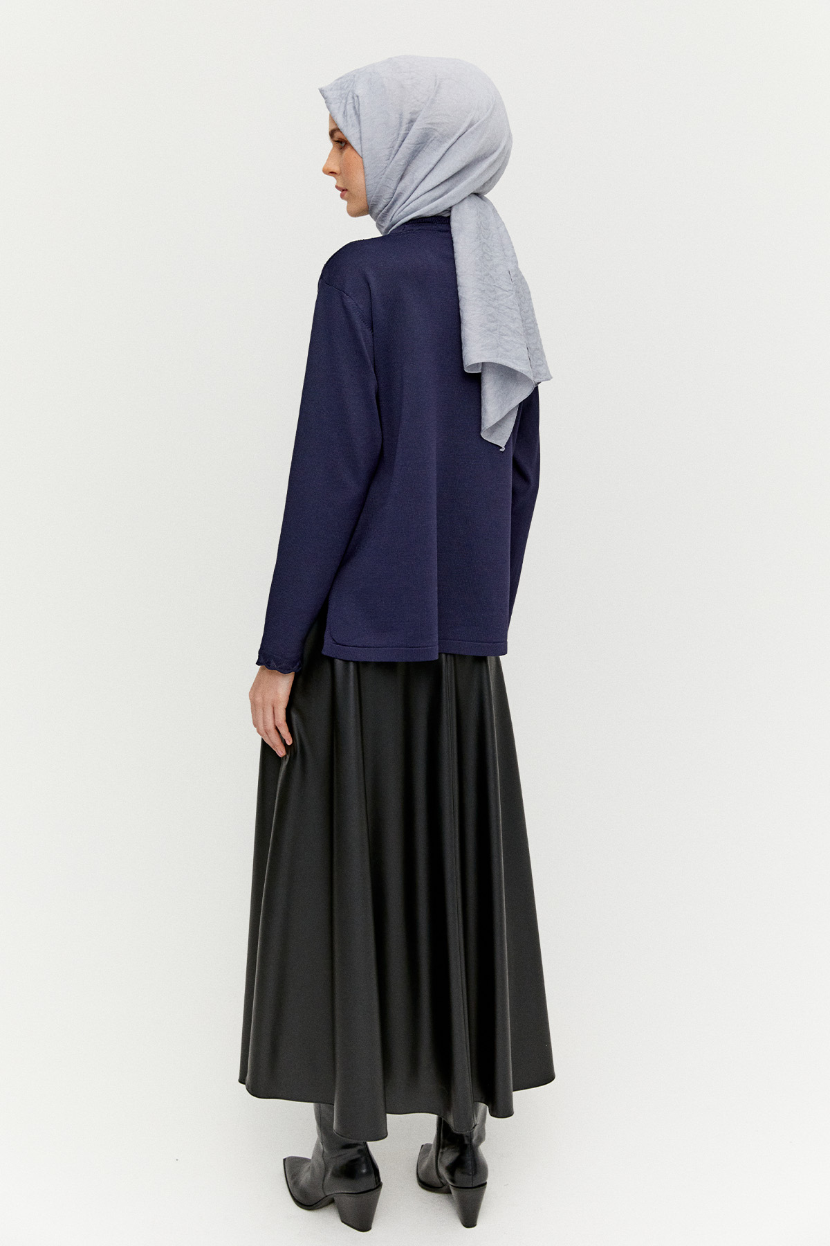 Taş Detaylı Triko Bluz