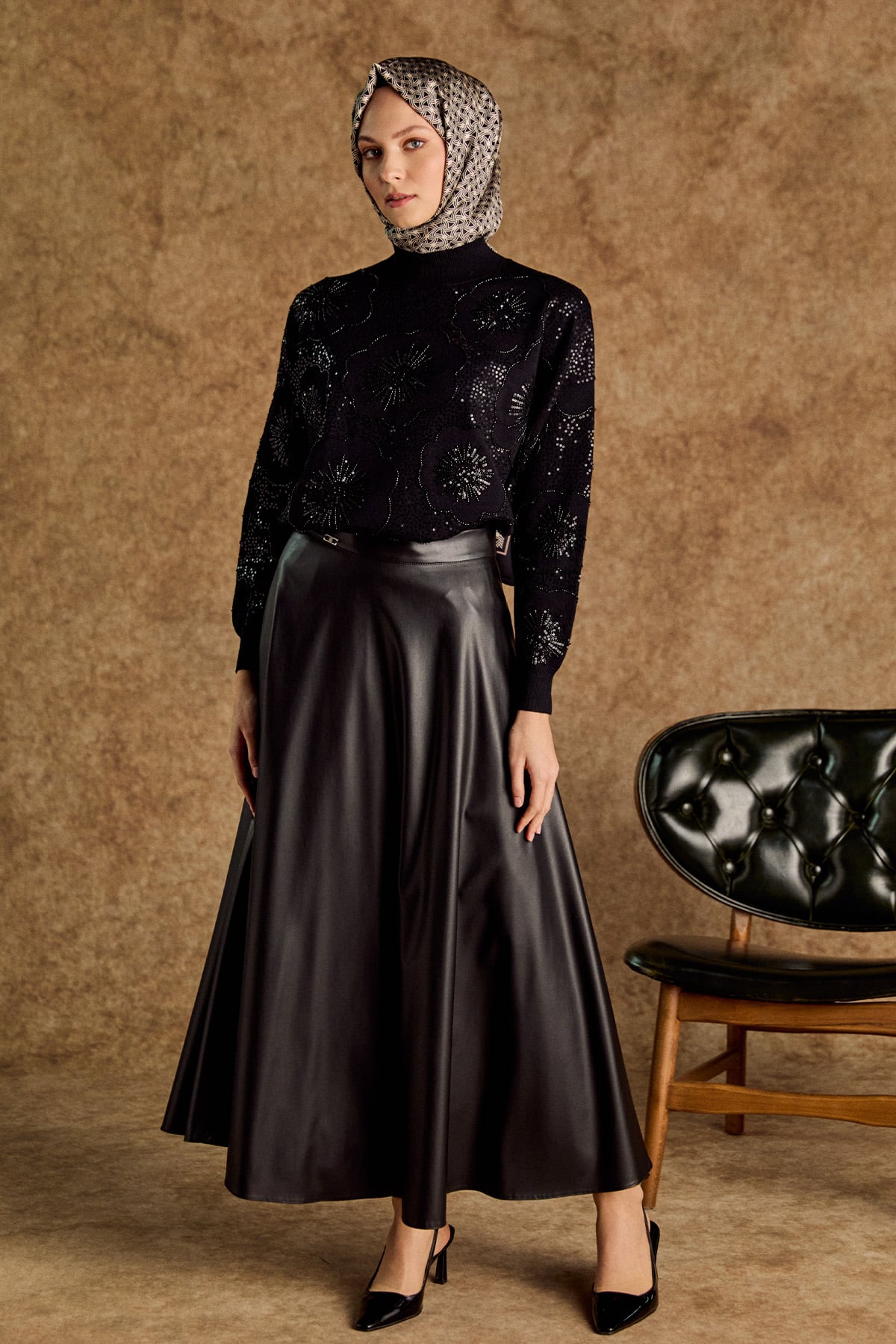 Çiçek Desenli Yarım Balıkçı Triko Bluz