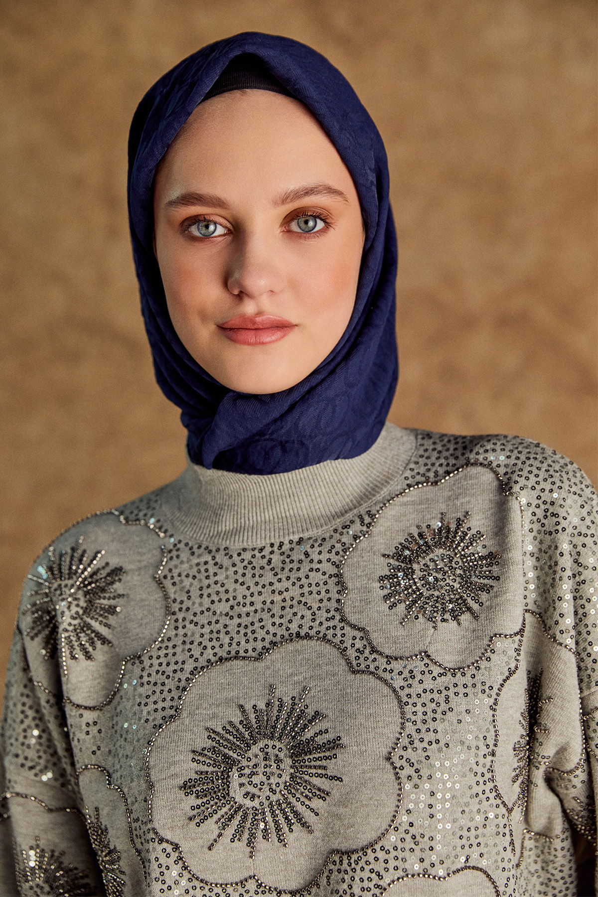 Çiçek Desenli Yarım Balıkçı Triko Bluz