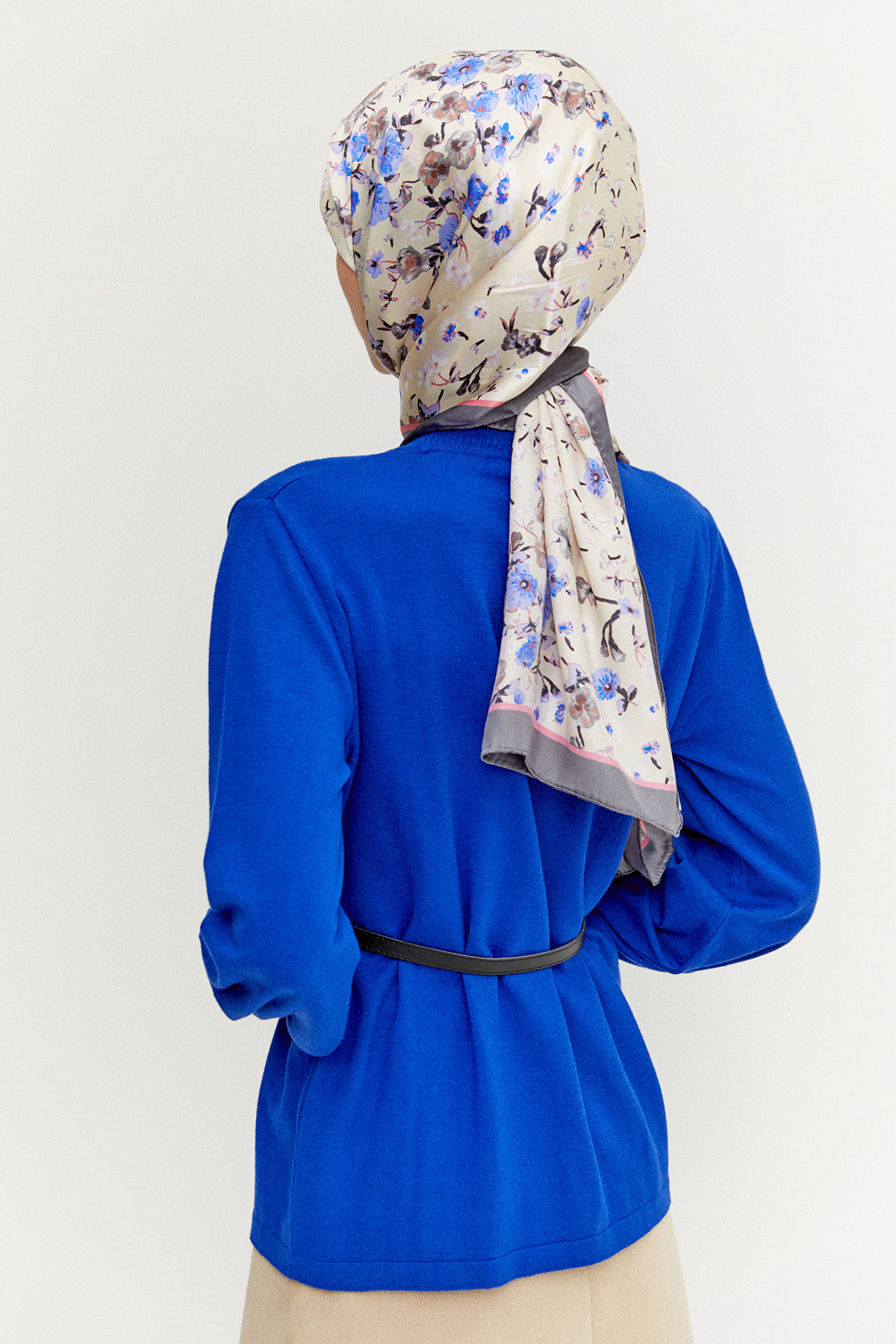 Kemerli Bisiklet Yaka Triko Bluz, Tesettür Giyim