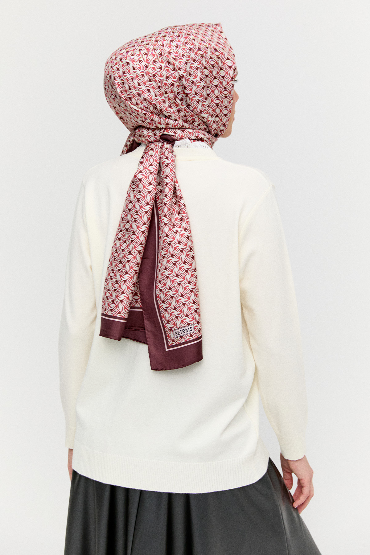 Otriş Taş Broşlu Fistolu Triko Bluz, Tesettür Giyim