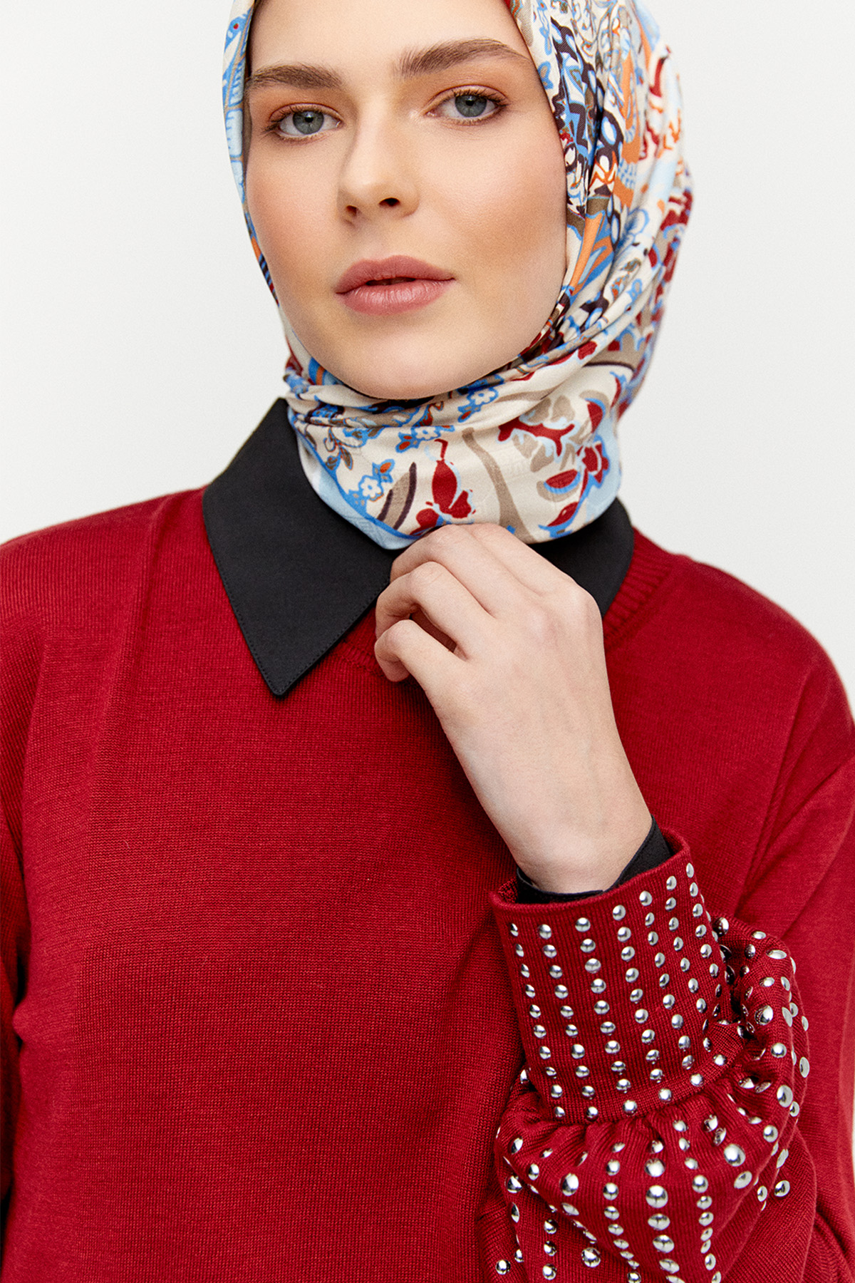 Taş Detaylı Triko Bluz