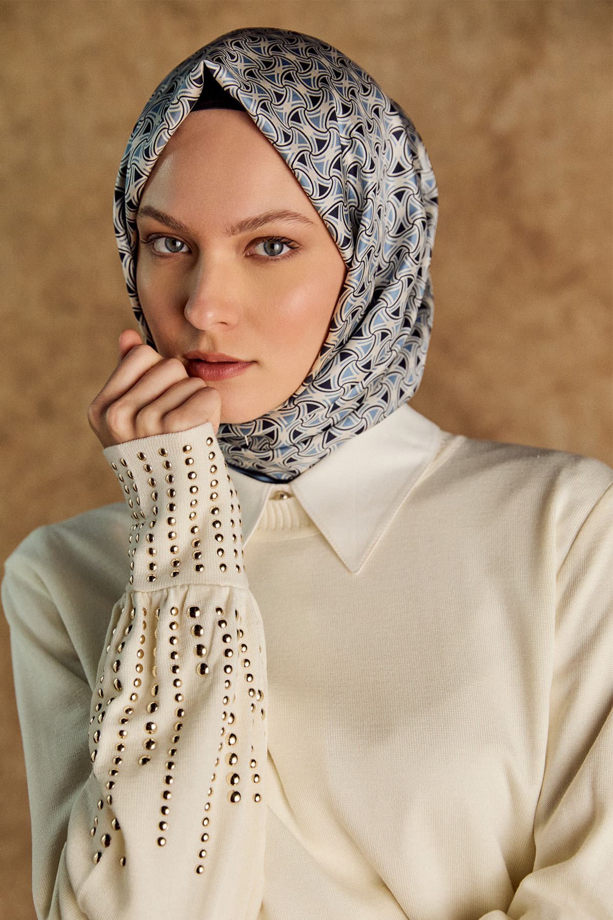 Taş Detaylı Triko Bluz