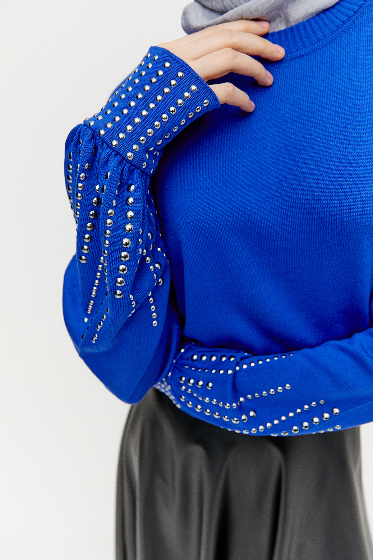 Taş Detaylı Triko Bluz