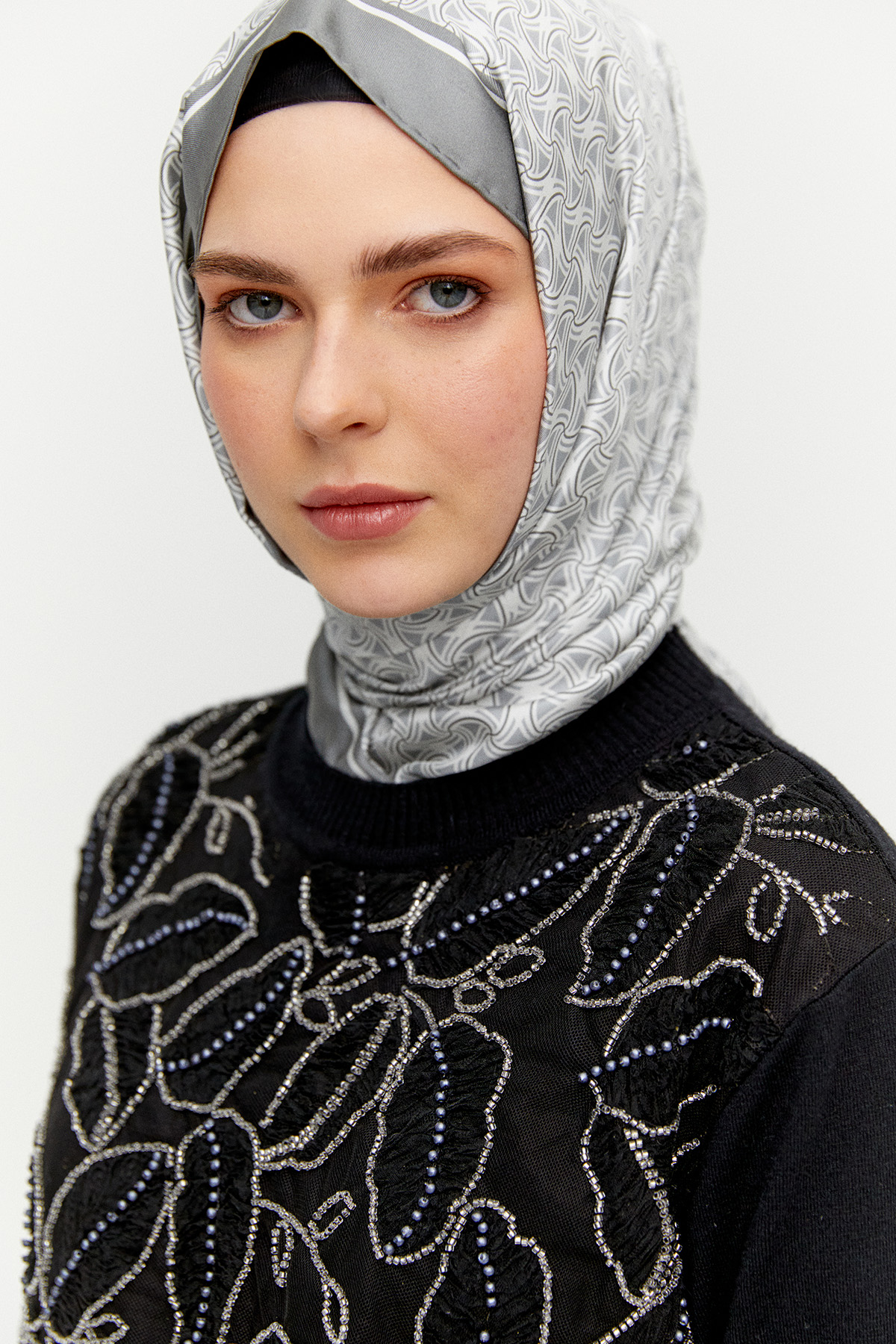 Yaprak Dokulu Triko Bluz