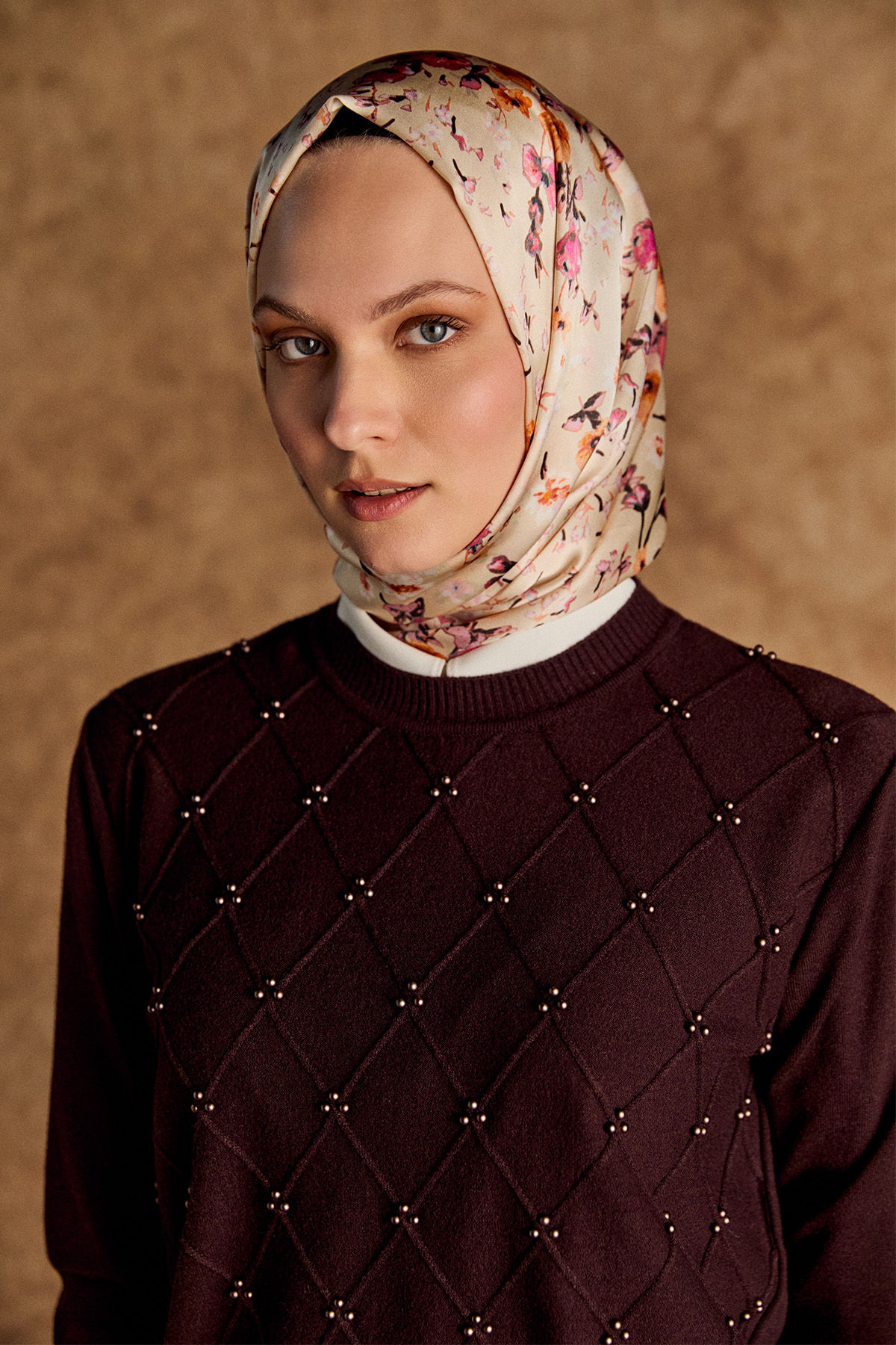 Taş Detaylı Baklava Desenli Triko Bluz