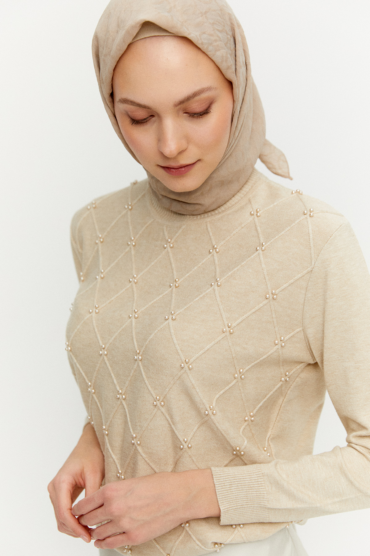 Taş Detaylı Baklava Desenli Triko Bluz