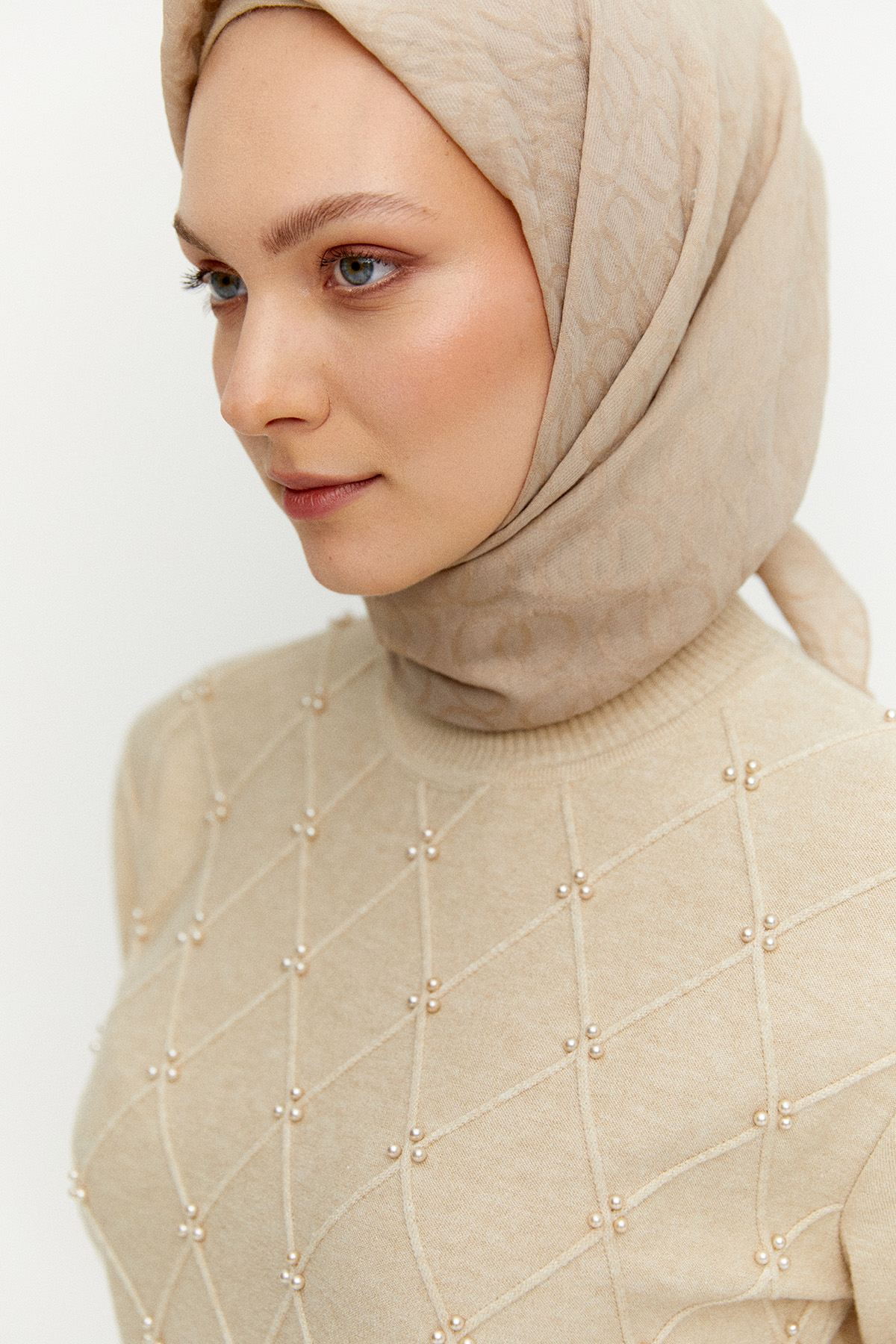 Taş Detaylı Baklava Desenli Triko Bluz