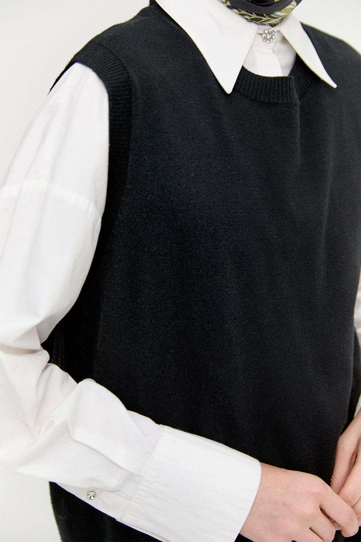 Süs Düğmeli Pencereli Süveter, Tesettür Giyim