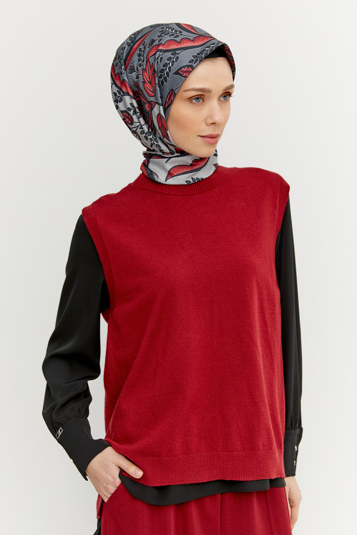 Süs Düğmeli Pencereli Süveter, Tesettür Giyim