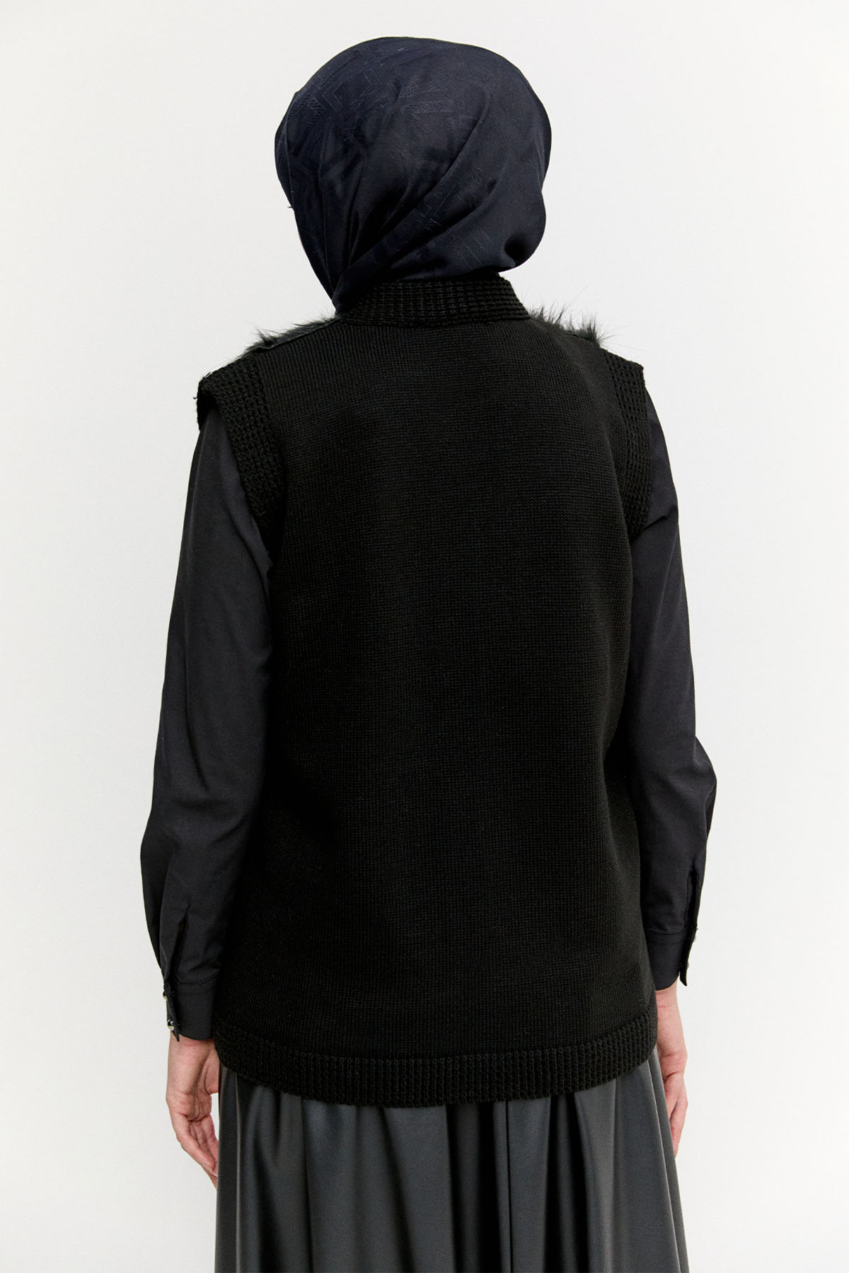 Suni Kürklü Örme Yelek, Tesettür Giyim