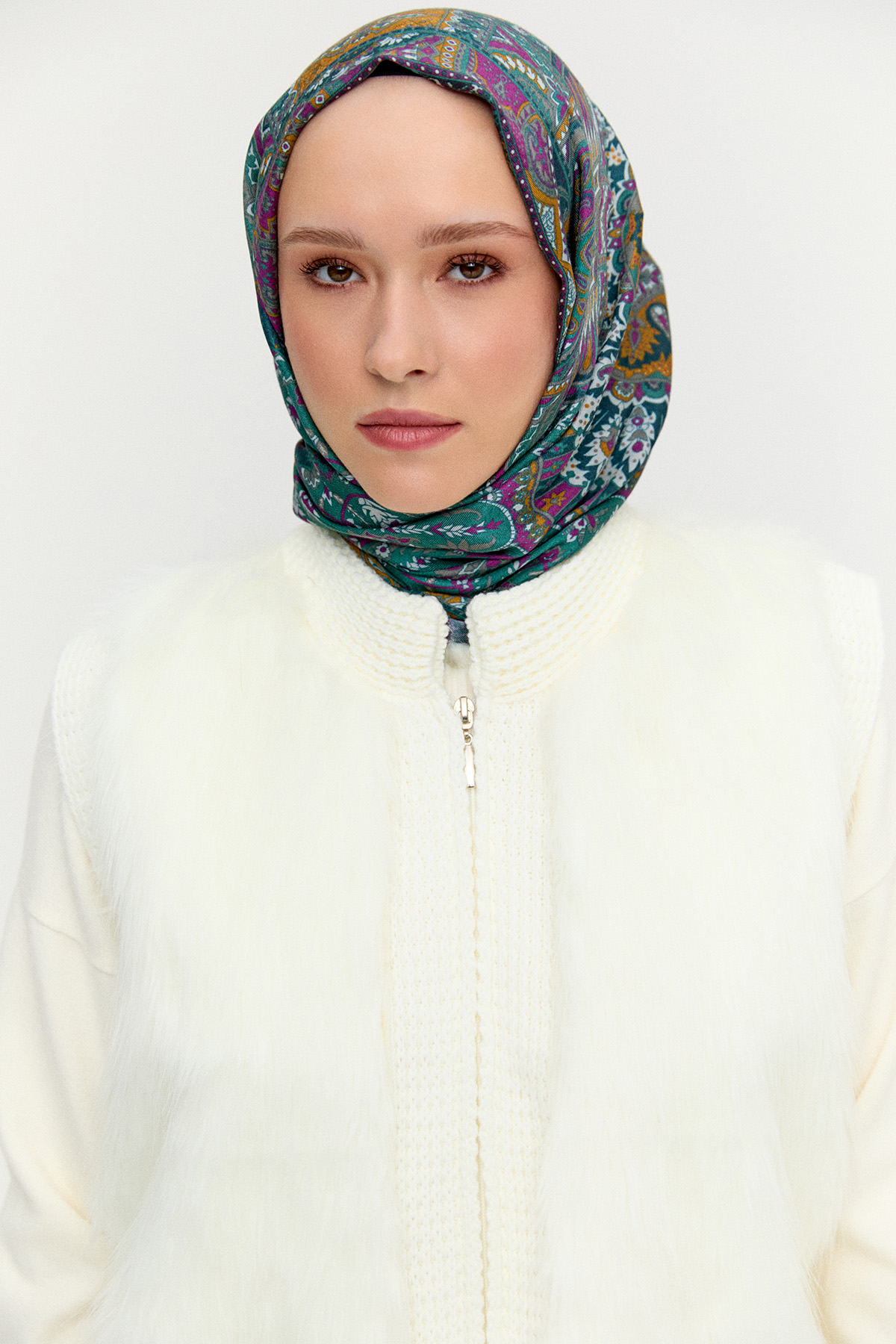 Suni Kürklü Örme Yelek, Tesettür Giyim