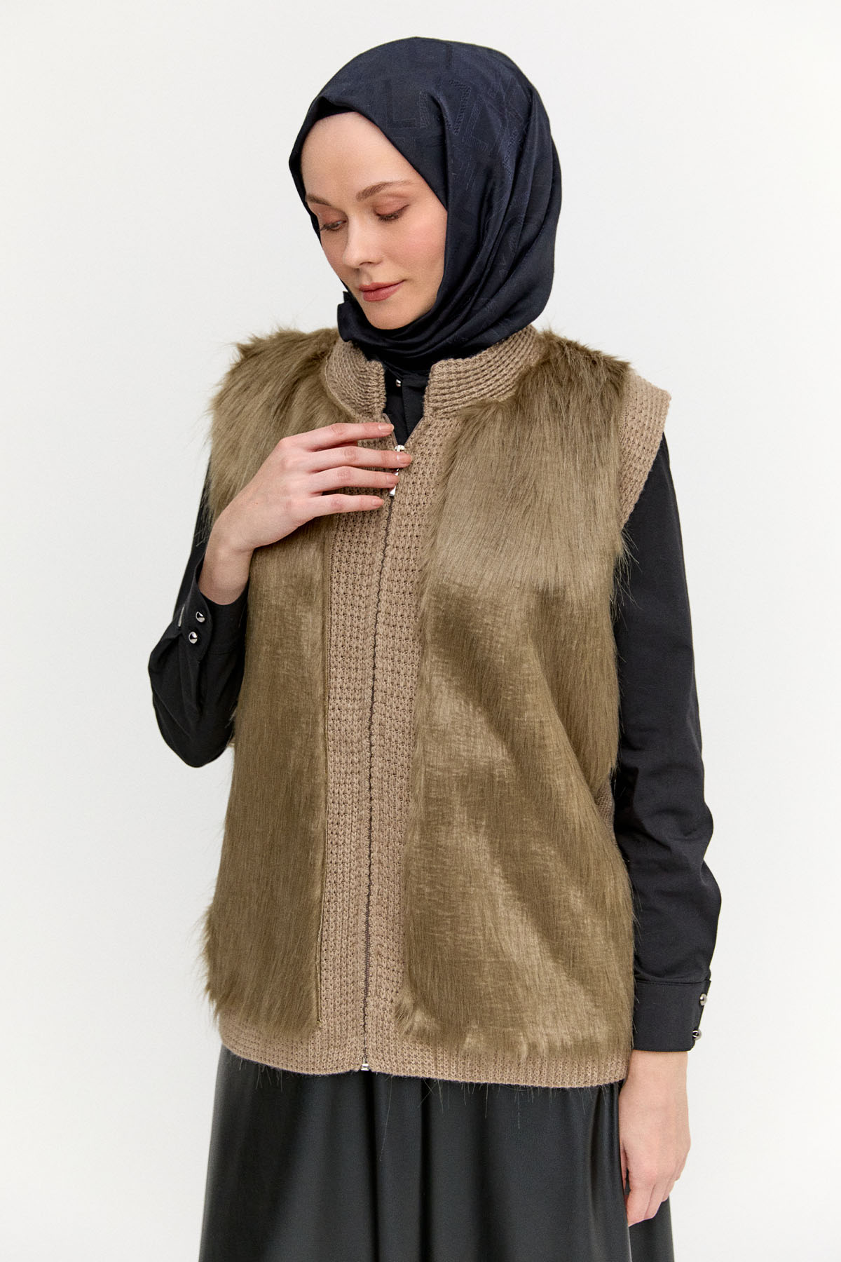 Suni Kürklü Örme Yelek, Tesettür Giyim