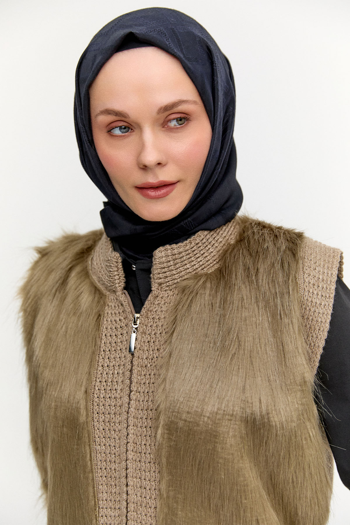 Suni Kürklü Örme Yelek, Tesettür Giyim