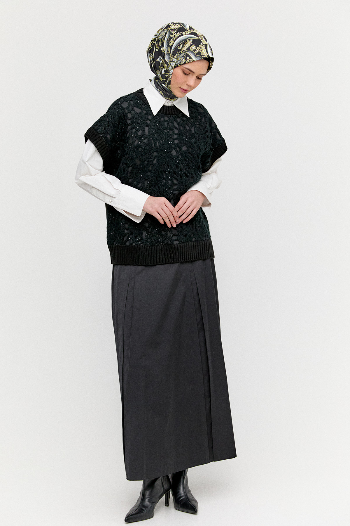 Payet Detaylı Çiçek Desenli Süveter, Tesettür Giyim