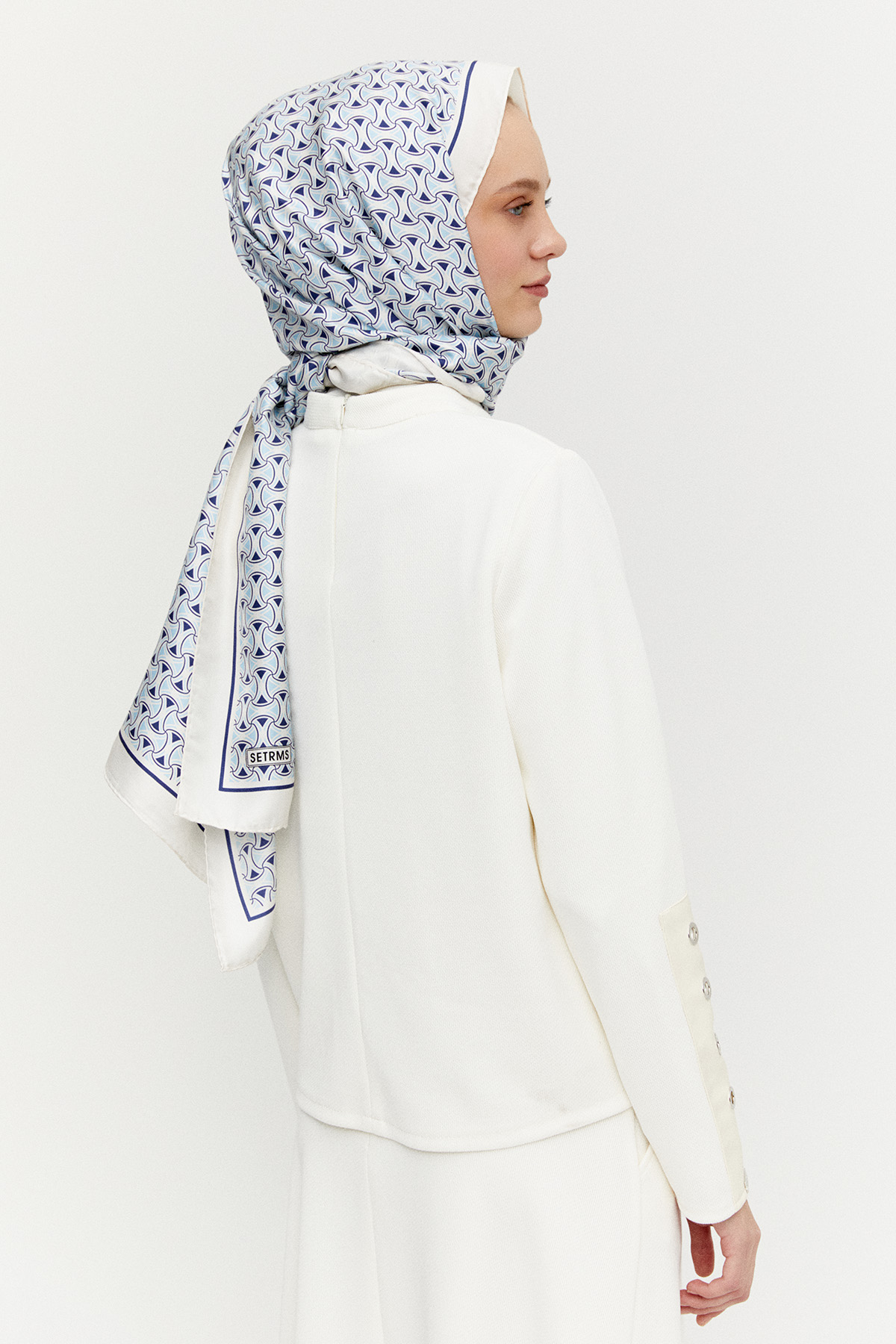 Kuşgözlü Deri Detaylı Hakim Yaka Bluz