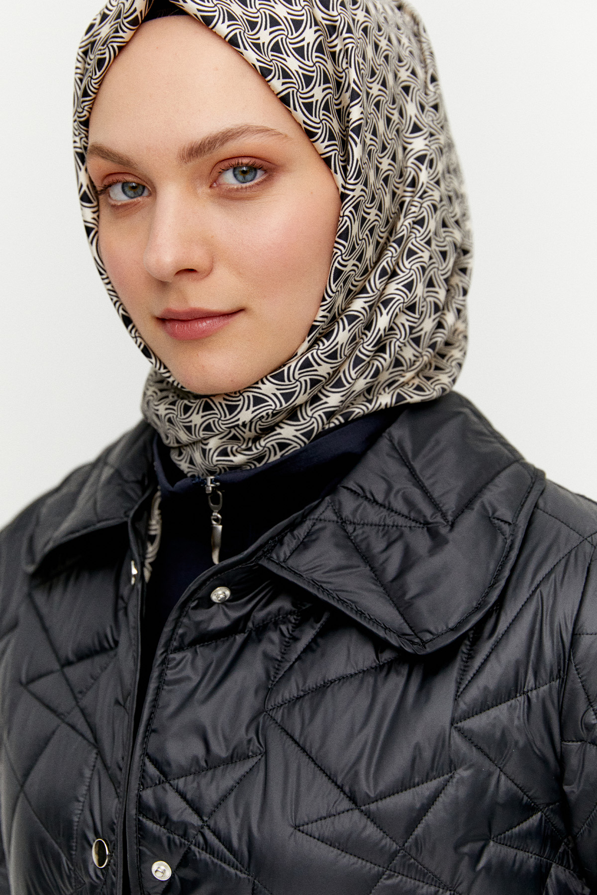 Bebe Yaka Büyük Beden Kapitone Kaban