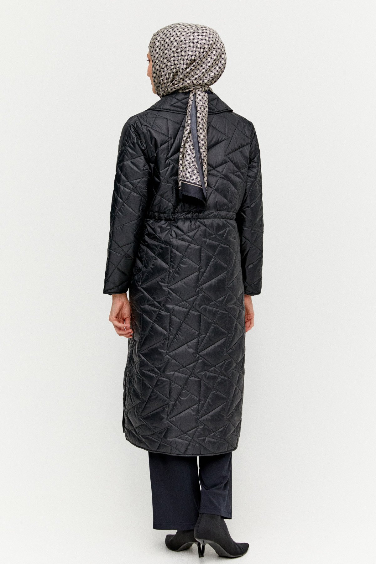 Bebe Yaka Büyük Beden Kapitone Kaban