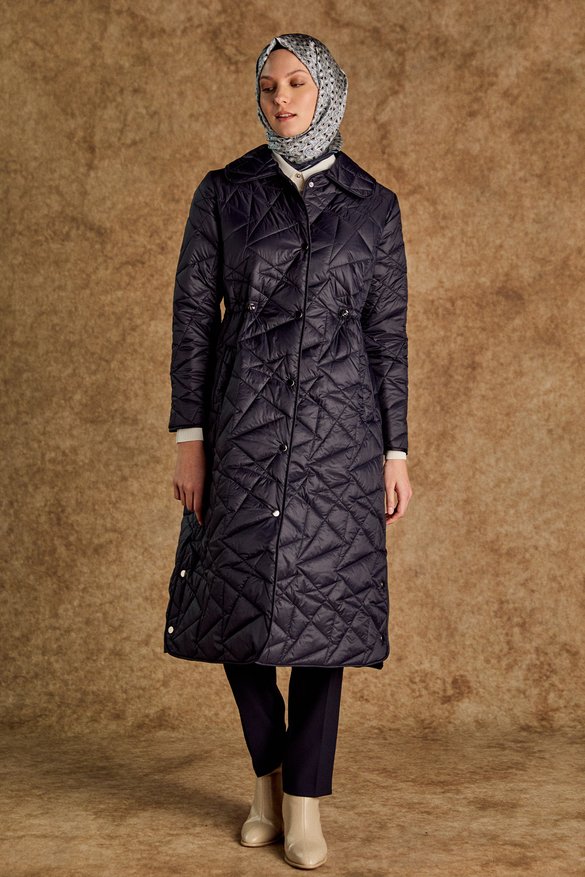 Bebe Yaka Büyük Beden Kapitone Kaban