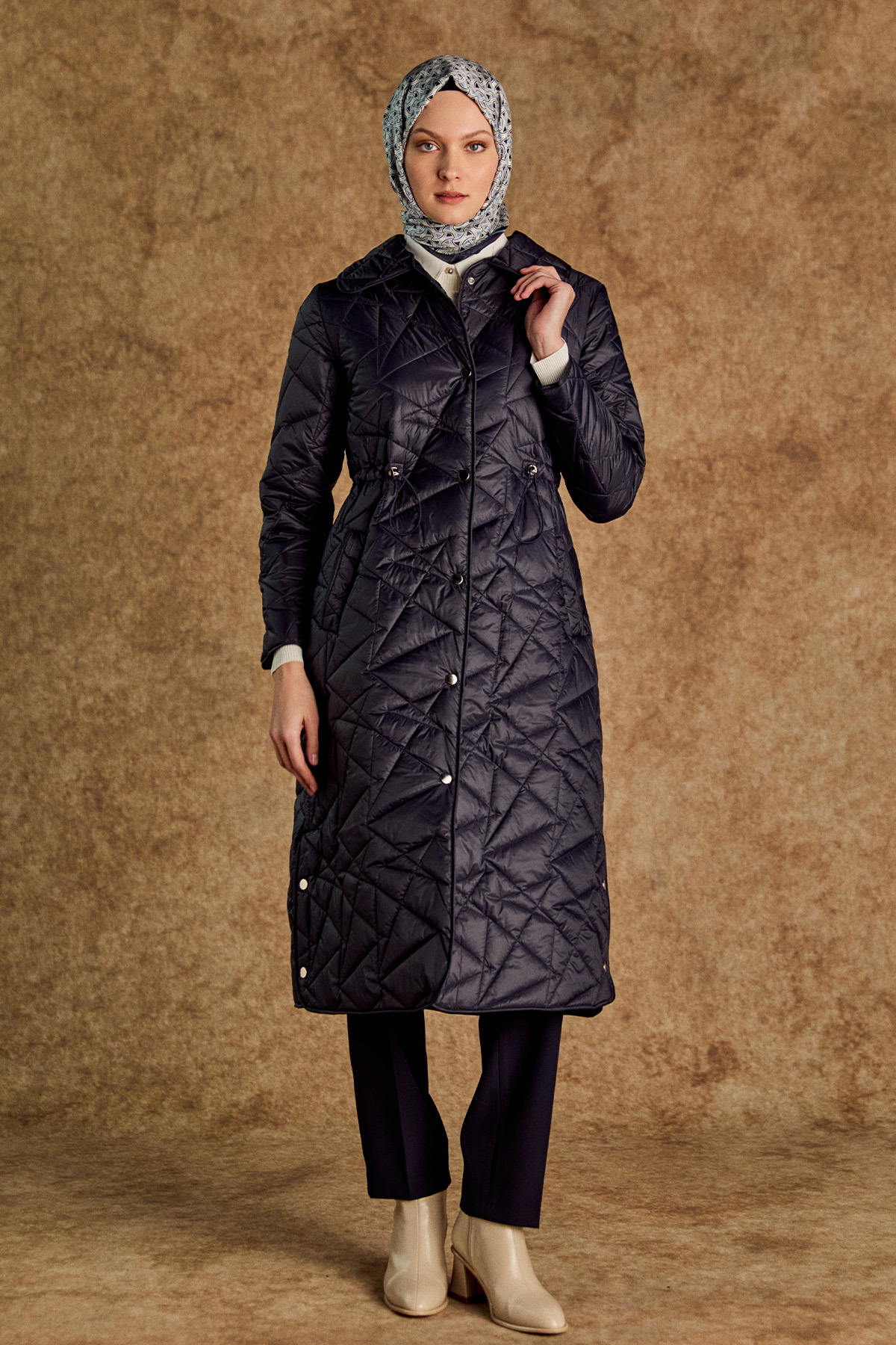 Bebe Yaka Büyük Beden Kapitone Kaban