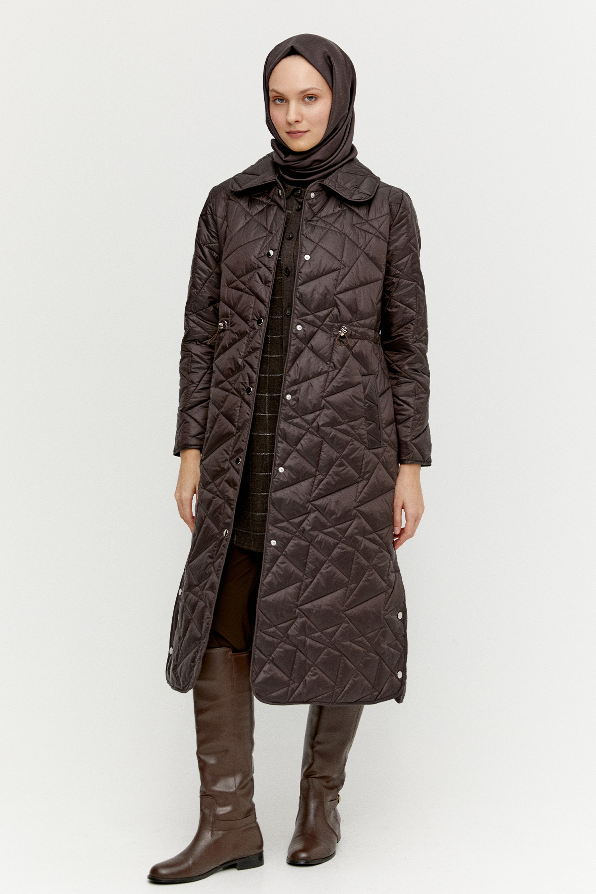 Bebe Yaka Büyük Beden Kapitone Kaban