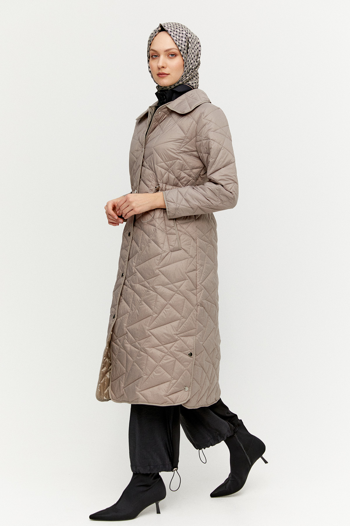 Bebe Yaka Büyük Beden Kapitone Kaban