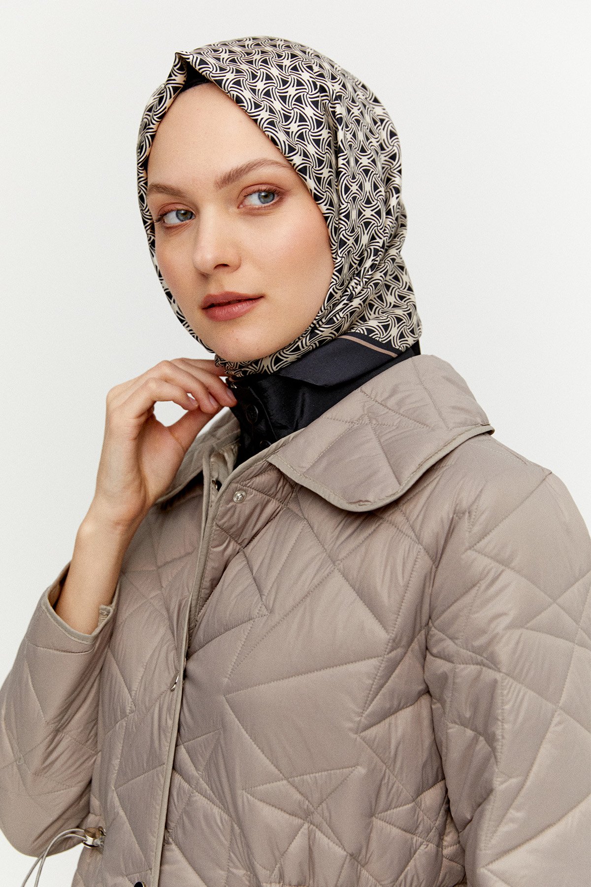 Bebe Yaka Büyük Beden Kapitone Kaban