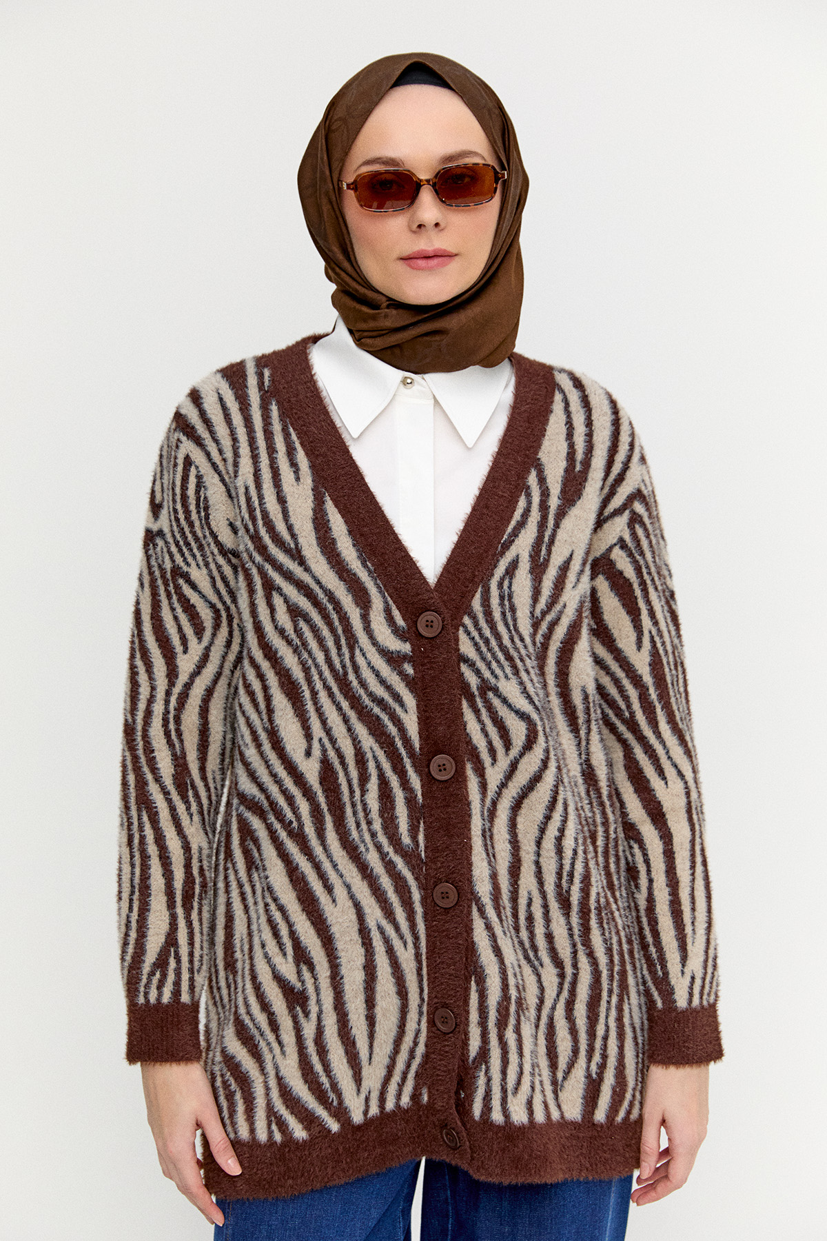 Desenli V Yaka Triko Hırka, Tesettür Giyim