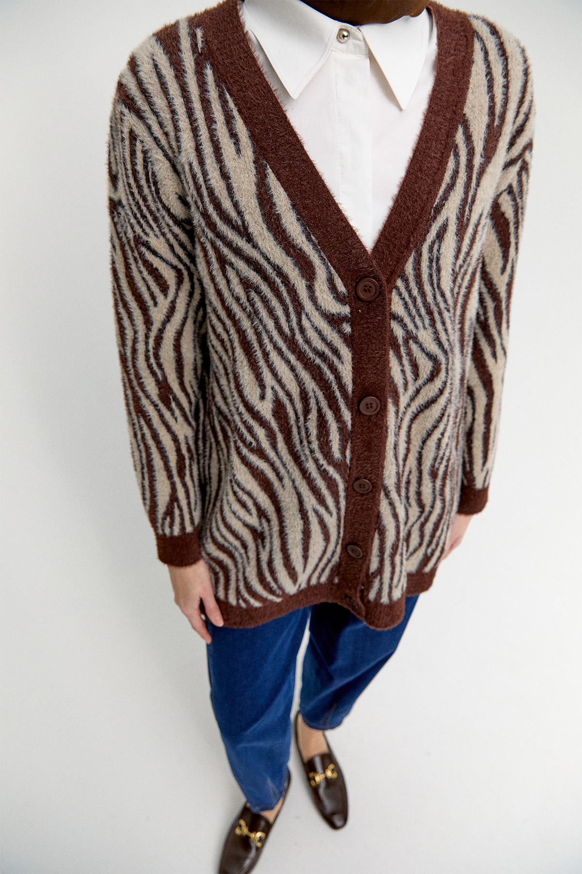 Desenli V Yaka Triko Hırka, Tesettür Giyim