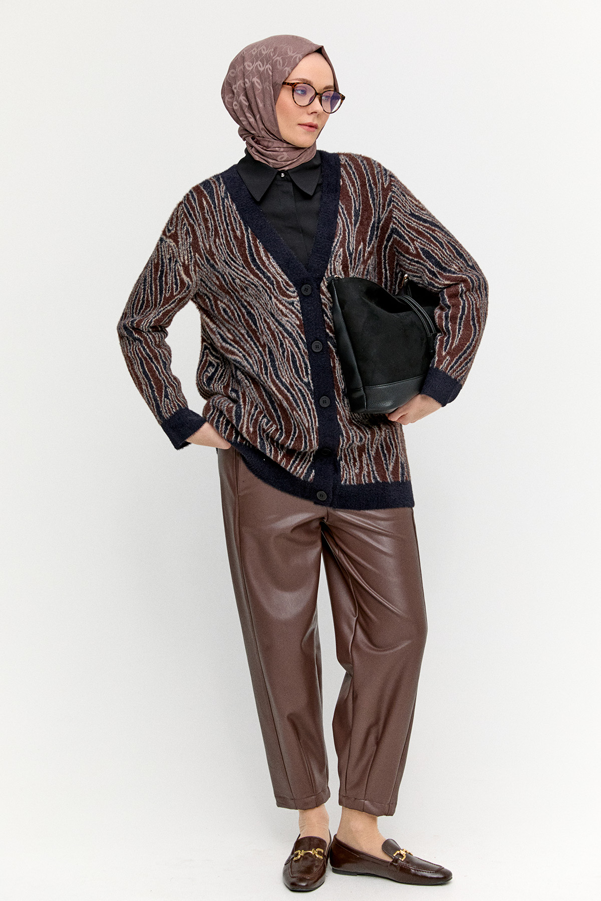 Desenli V Yaka Triko Hırka, Tesettür Giyim