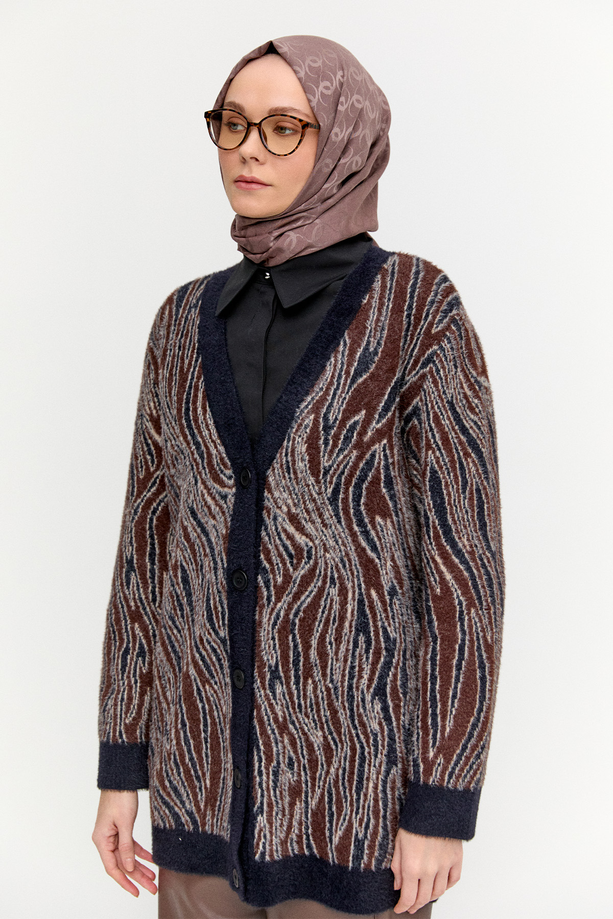 Desenli V Yaka Triko Hırka, Tesettür Giyim