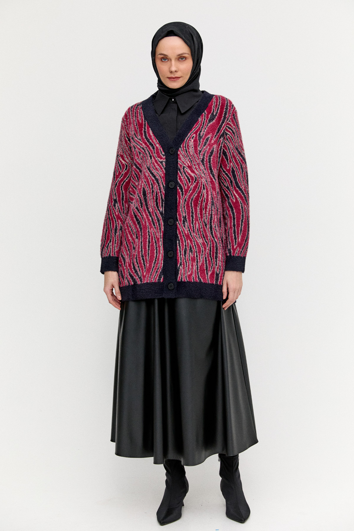 Desenli V Yaka Triko Hırka, Tesettür Giyim