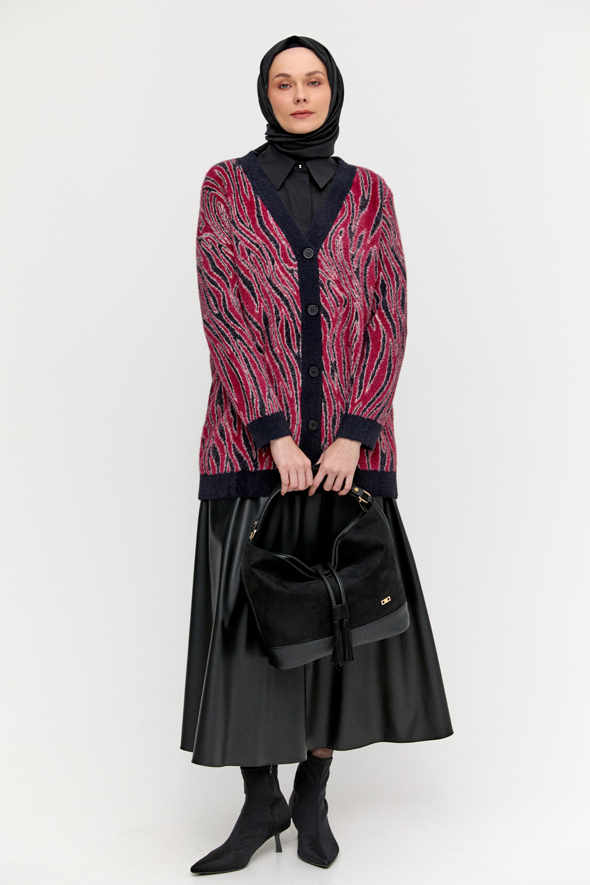 Desenli V Yaka Triko Hırka, Tesettür Giyim