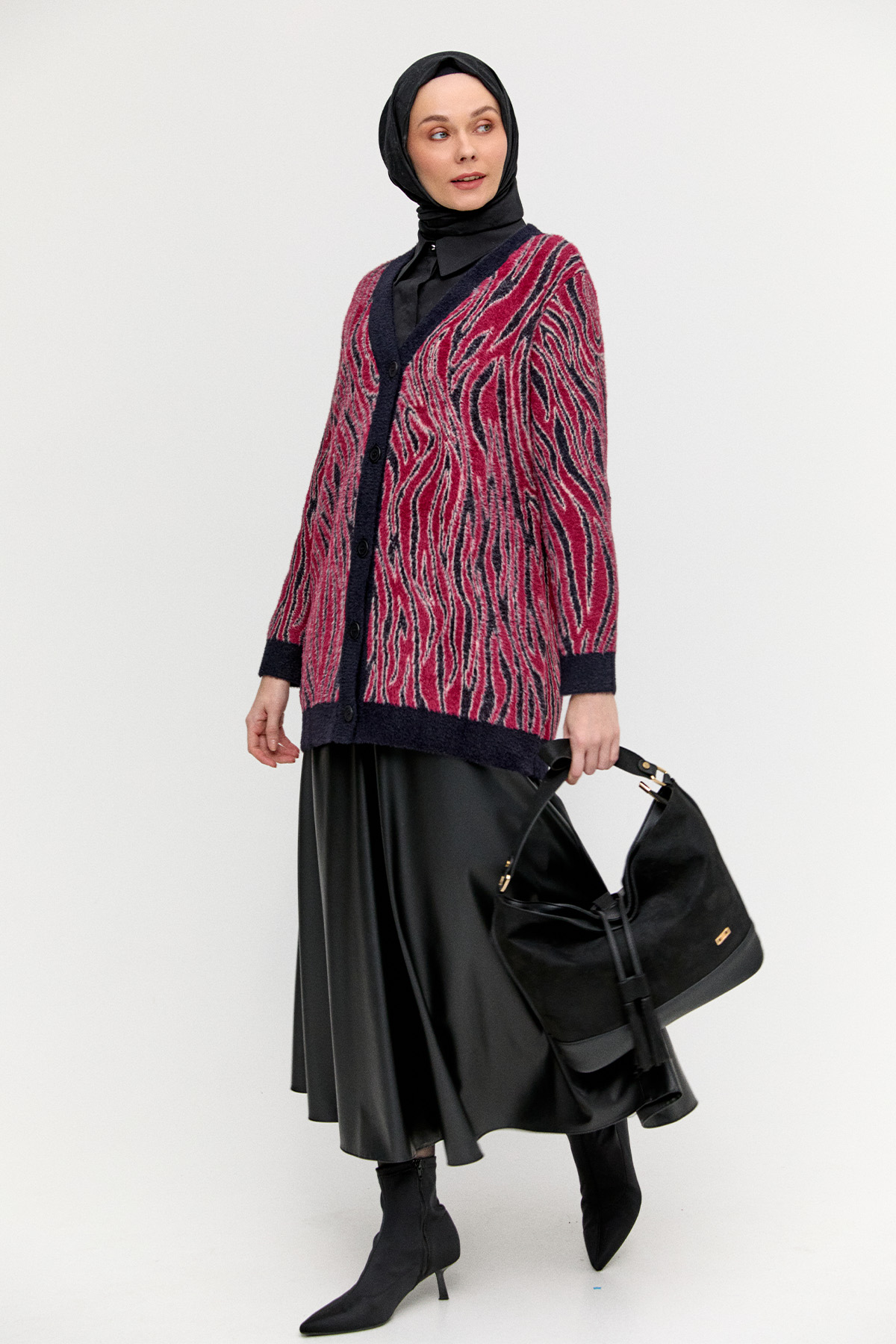 Desenli V Yaka Triko Hırka, Tesettür Giyim