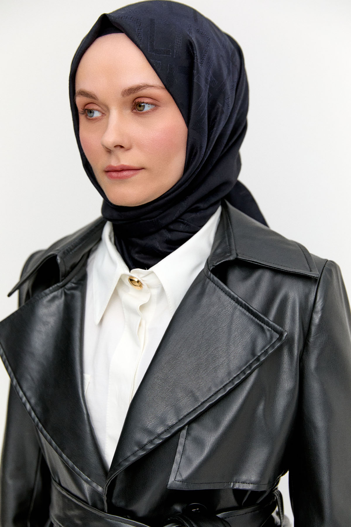 Kruvaze Kemerli Suni Deri Ceket, Tesettür Giyim