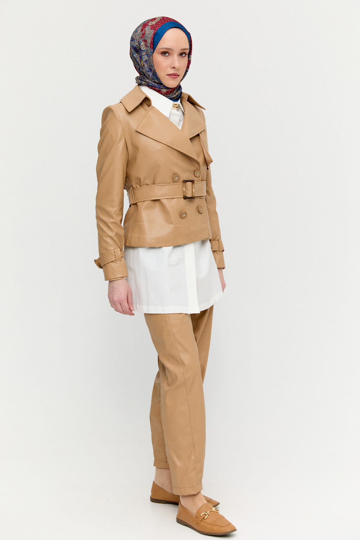 Kruvaze Kemerli Suni Deri Ceket, Tesettür Giyim