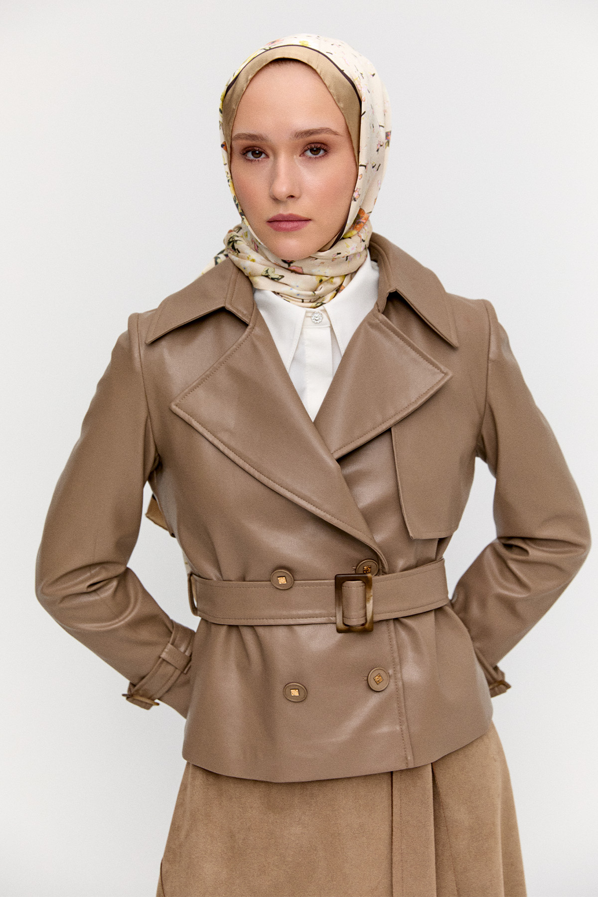 Kruvaze Kemerli Suni Deri Ceket, Tesettür Giyim